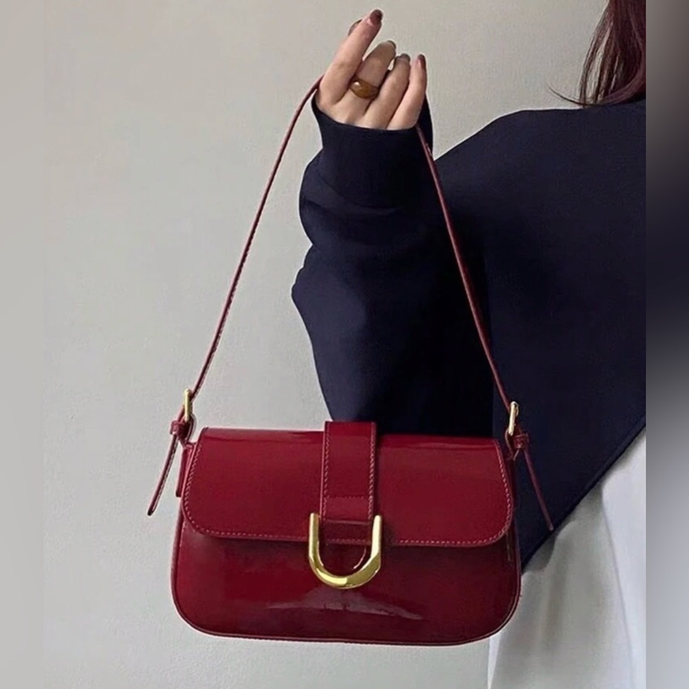 Red Purse - Picture 2 of 5
